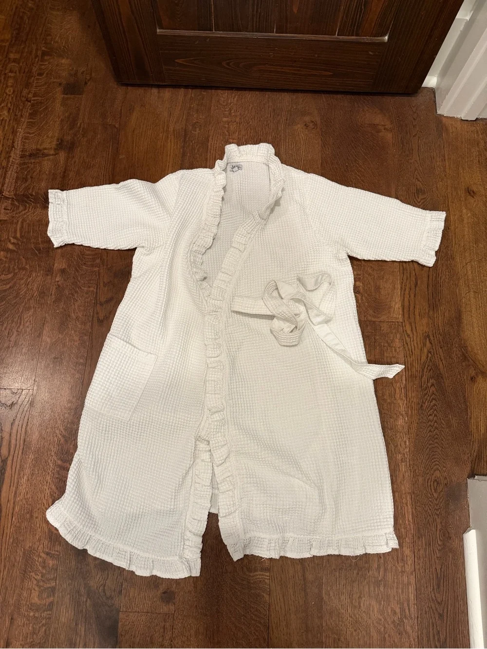Women’s White Ruffle Waffle Robe - Soft Cozy Sleepwear